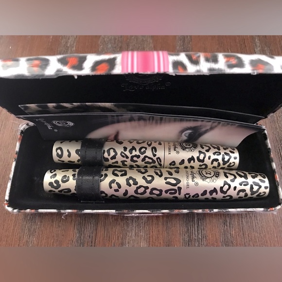 Cheetah Set of 2 Volume Mascara Black with hard case - Picture 1 of 2